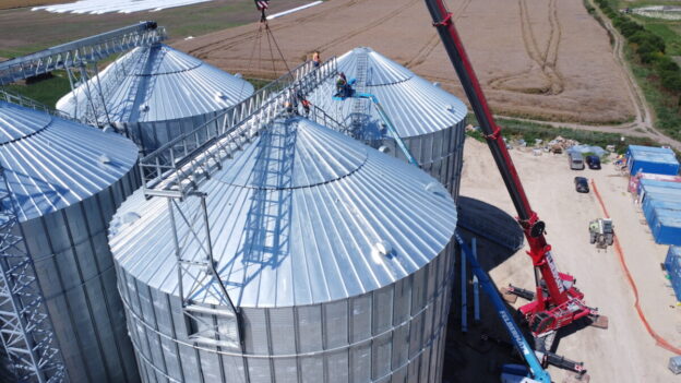 Silo mechanical assembly