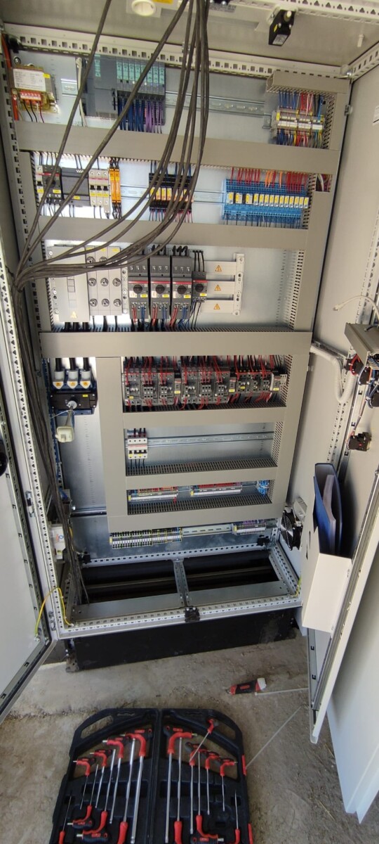 Electrical installation and silo automation