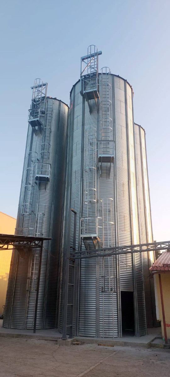 hopper silo