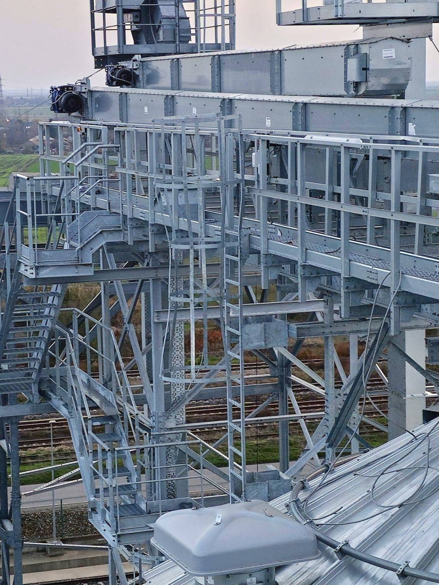 pasarele, turnuri de elevatoare